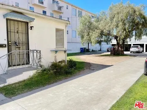Quadplex with Garage