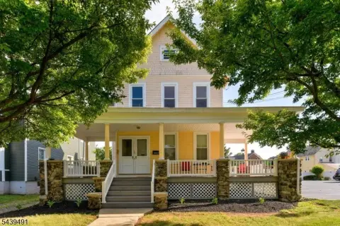 Two-Unit Multifamily Residence