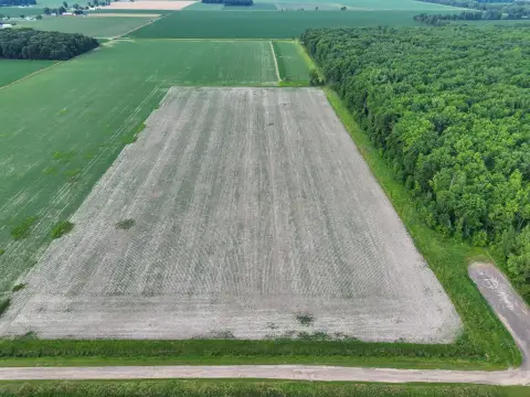 Hunting Land Adjacent to Refuge