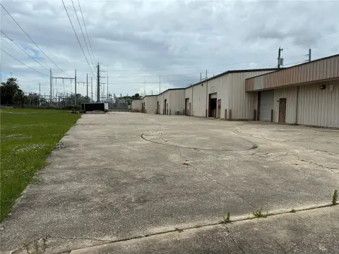 Warehouse Unit with Grade-Level Door