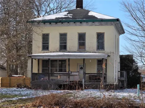 Geneva Duplex on Corner Lot