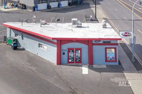Equipped Sports Bar