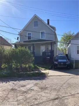 Cleveland Duplex: Investment Opportunity