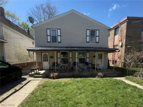 Lakewood Duplex: Investment Opportunity