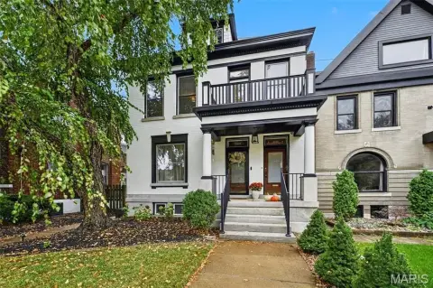 Renovated Duplex with Two-Story Deck