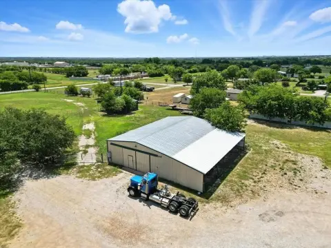 Versatile Property with Equipped Shops