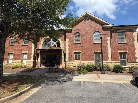 Office Suites with Shared Amenities
