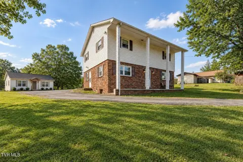 Duplex With Detached Cottage