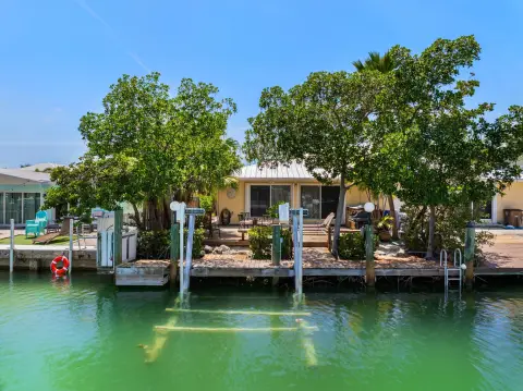 Canalfront Duplex with Private Dock