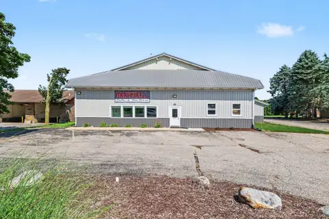 Versatile Commercial Building