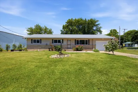 Live-Work Property with Fenced Lot
