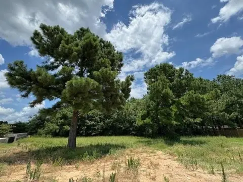 Residential Lot in Established Neighborhood