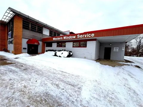 Berea Commercial Building with Frontage