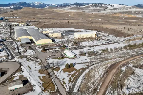 Commercial Space Near Interstate 90