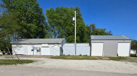 Warehouse Shop Space with Multiple Overhead Doors
