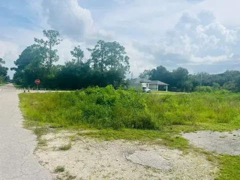 Lehigh Acres Buildable Lot