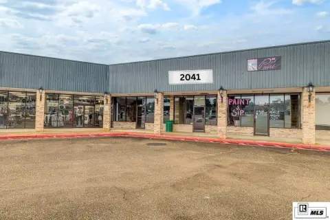 Retail Suite with Private Office/Storage