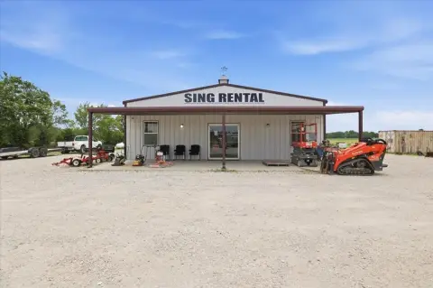 Flex Facility with Heated Shop Space