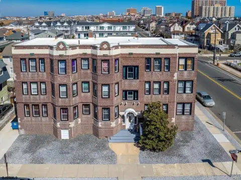 6-Unit Apartment Building with HVAC