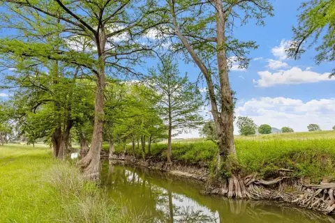 Waterfront Land in Camp Verde, TX