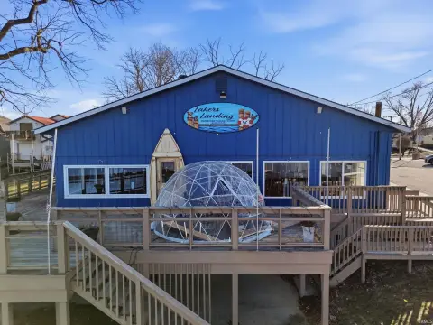 Turnkey Restaurant and Bar on Lake