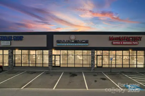 Commercial Space on High-Visibility Corridor