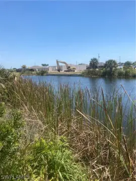 Waterfront Lot in Cape Coral