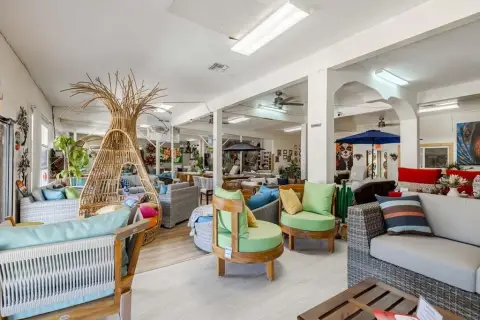 Prime Commercial Property Near Pearl