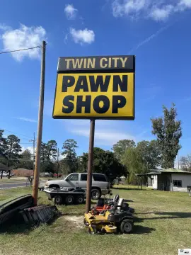 Retail Pawn Shop and Building
