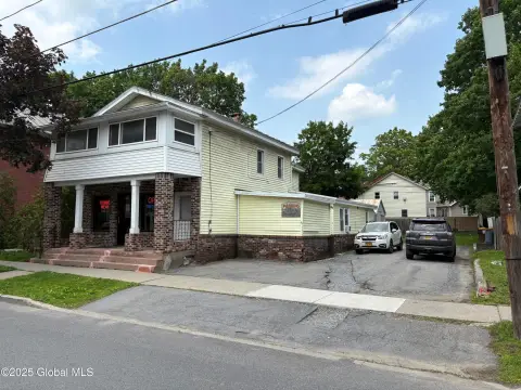 Mixed-Use Income Property