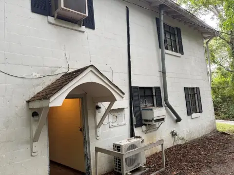 Spacious Commercial Building Near I-24