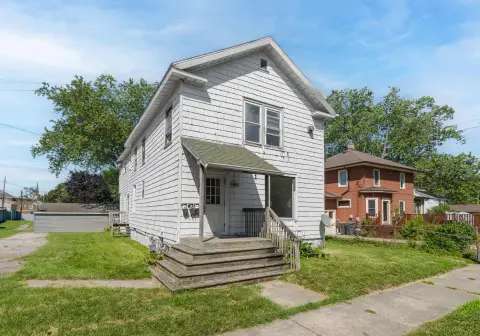 Three-Unit Triplex with 9 Parking Spaces