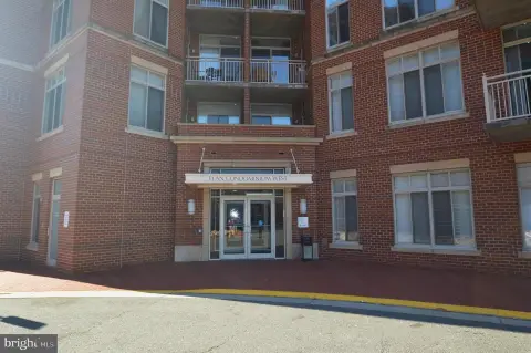 Multifamily 1BR Unit with Balcony