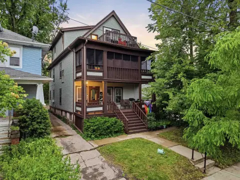 3-Unit Triplex with Balcony