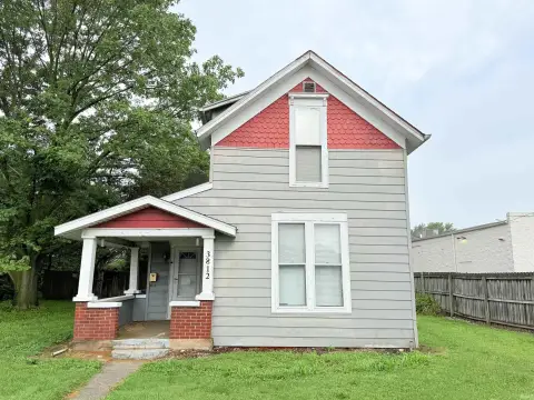Duplex with Back Yard and Deck