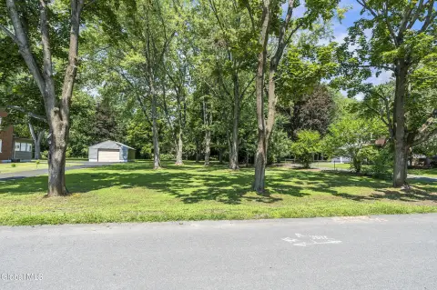 Residential Land in Albany, NY