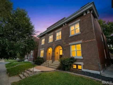 4-Unit Apartment Building