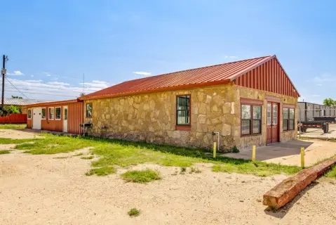 Food Truck Commisary and Retail Site