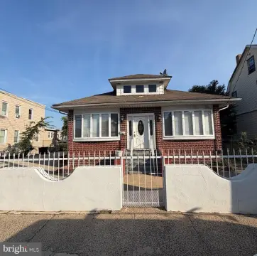 Rambler Duplex with Separate Entrances
