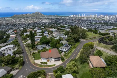 Residential Income Property with Separate Suite