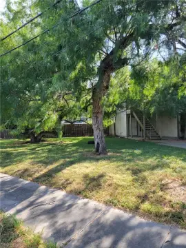 Fourplex with Upstairs/Downstairs Units