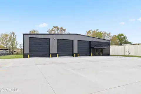 New Office/Warehouse Flex Building