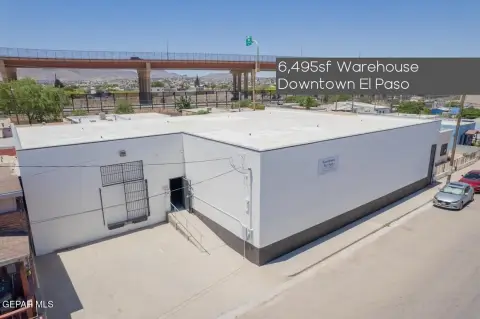 Dock-High Warehouse with Office