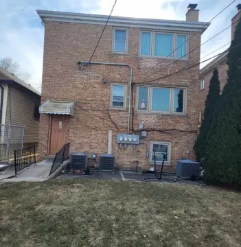 Triplex with Three Garden Units