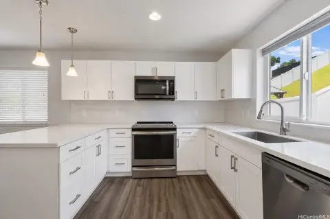 Upgraded Duplex in Planned Community