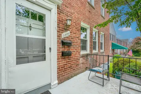 Well-Maintained Two-Unit Duplex