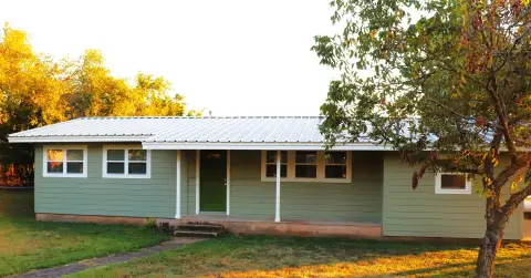 Versatile Commercial Space, Bertram, TX