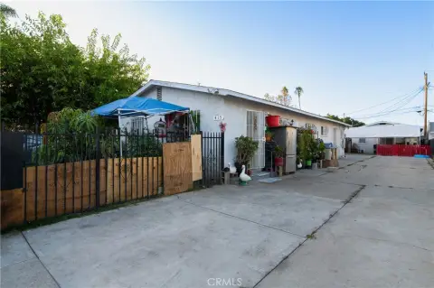 Triplex with Detached Unit