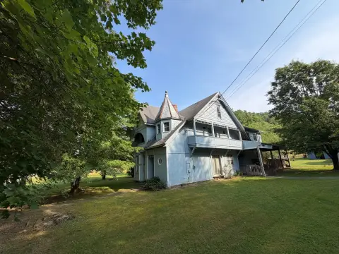 Historic Farm Estate with Lodge