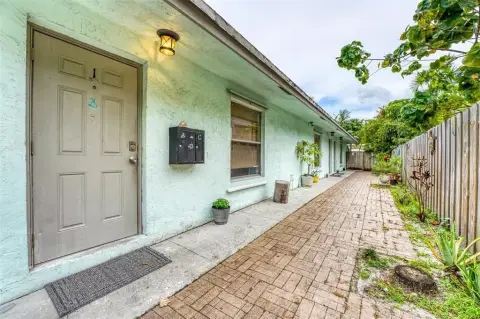 Fort Lauderdale Triplex Investment Opportunity